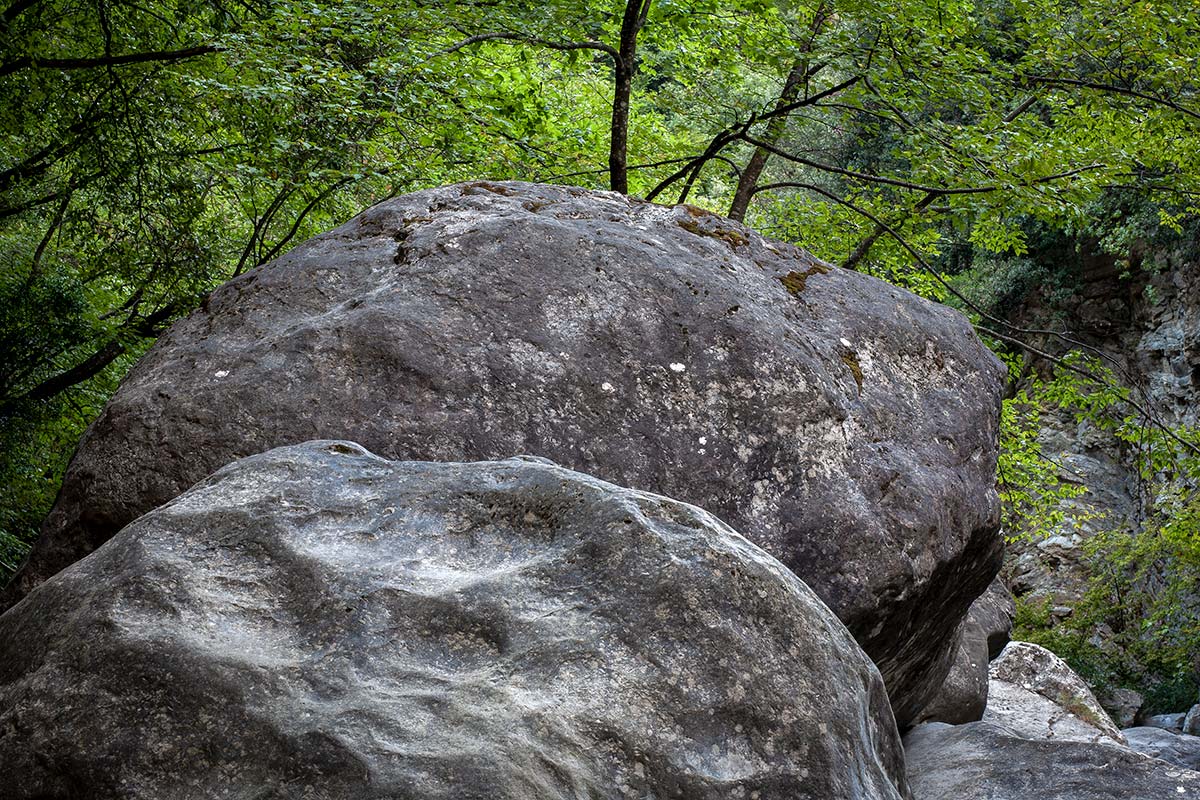 rocce in un torrente
