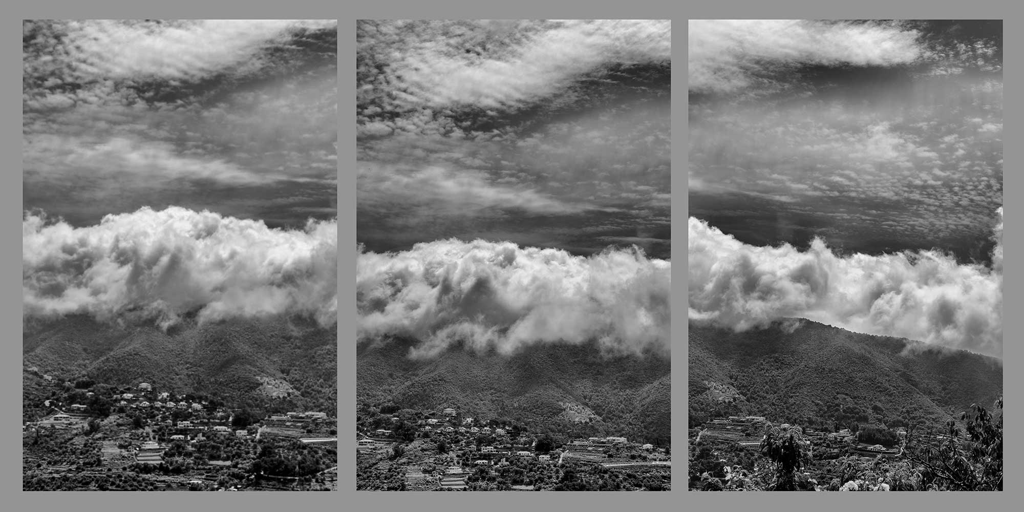 Composizione di tre fotografie in bianco e nero di nuvole sopra il crinale di una collina.