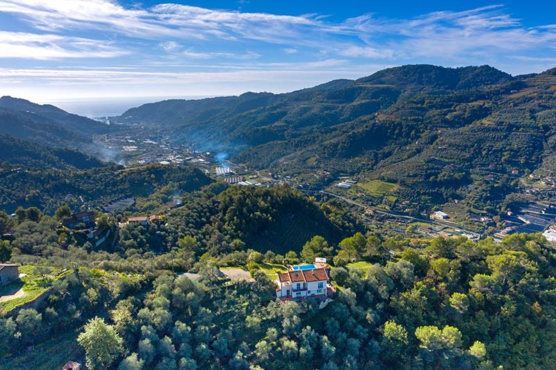 Servizi fotografici immobiliari - drone photography, villa entroterra - Liguria