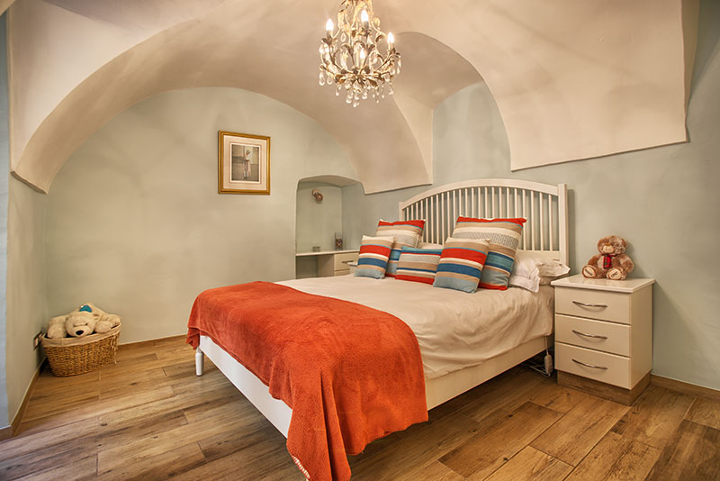 Servizi fotografici immobiliari - appartamento centro storico, entroterra - Liguria